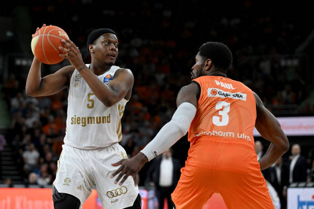 对于像米卡 对于像米卡