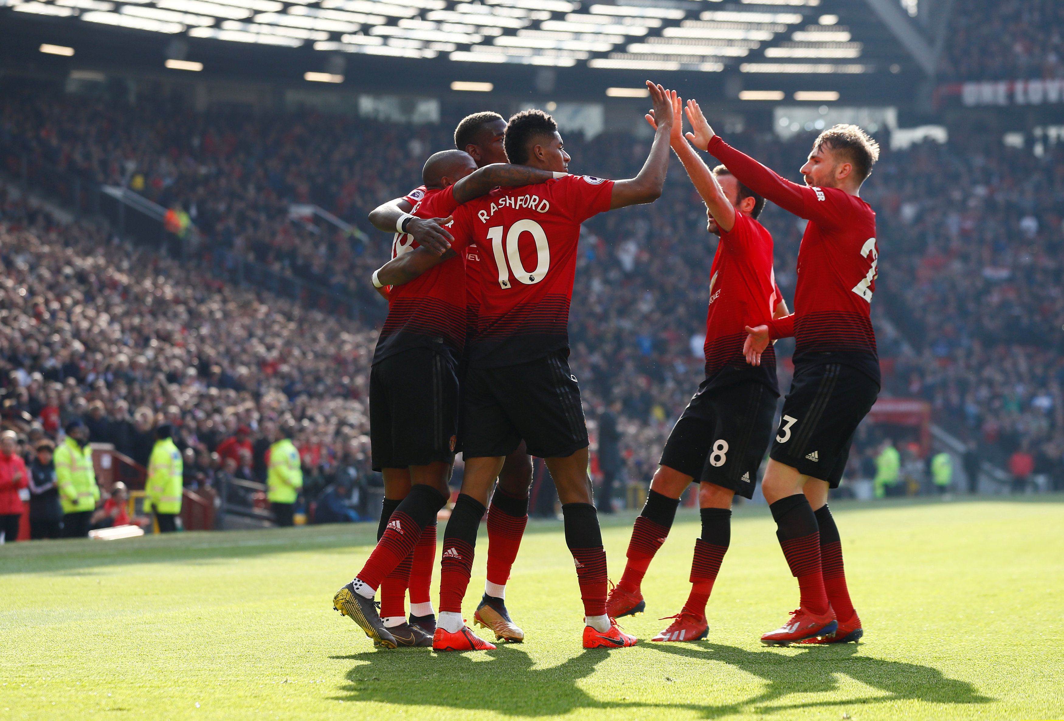 表现同样不 表现同样不