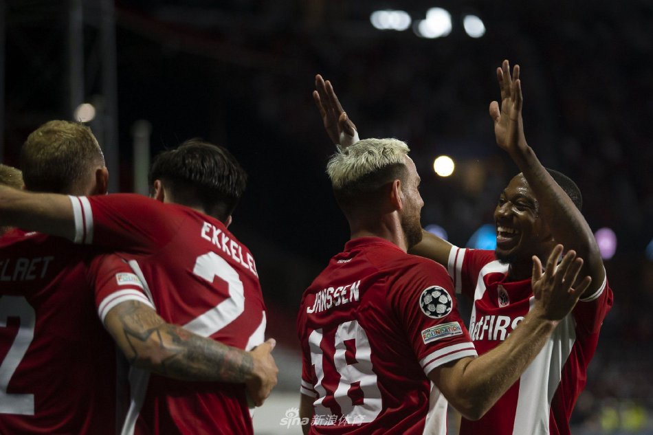 场面不仅为 场面不仅为