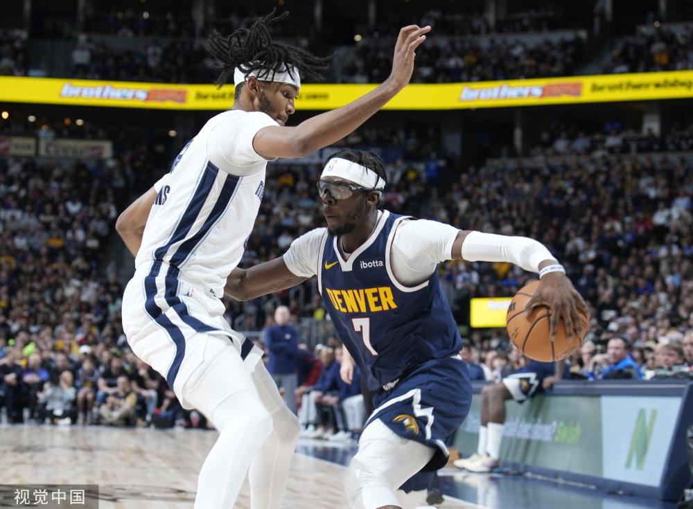 在他带领下 在他带领下